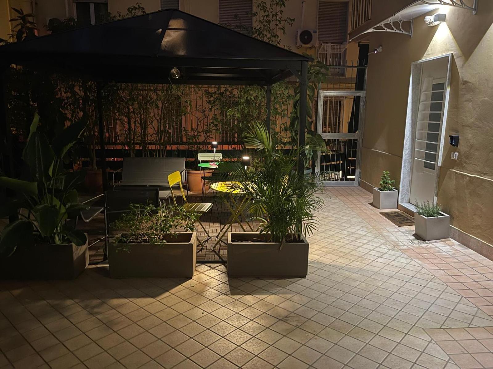 La Casa Di Ily Hotel Napels Buitenkant foto